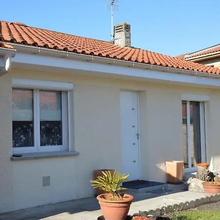 Charmant Pavillon Bordelais Saint-Medard-en-Jalles Exterior photo